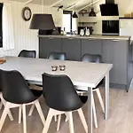 Дом отдыха 6 Person In Bl Vand *