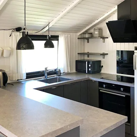 Feriehus 6 Person In Bl Vand *