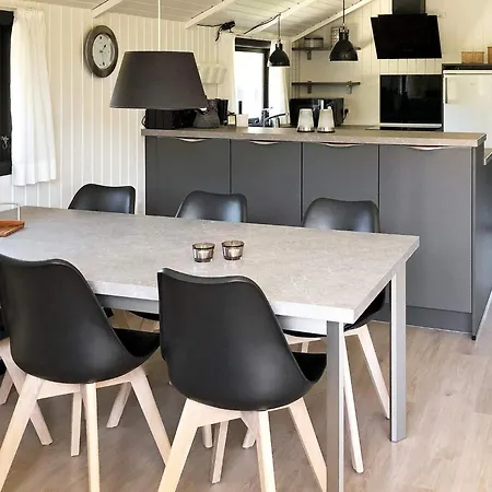 Feriehus 6 Person In Bl Vand *